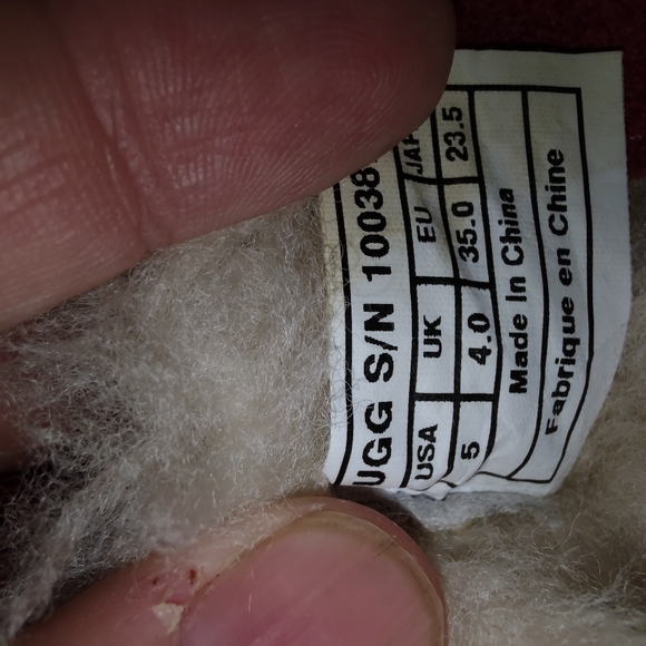 Red hearts ugg slippers - Picture 2 of 4